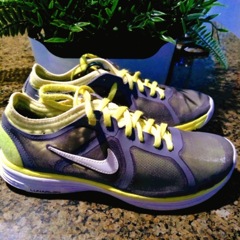 Nike Lunarlon size 8